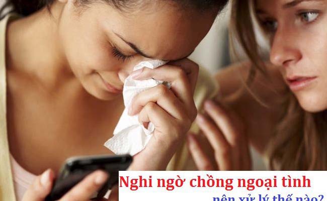 Vợ suýt không đứng vững khi thấy con gái 5 tuổi say sưa xem ‘phim nóng’ của chồng